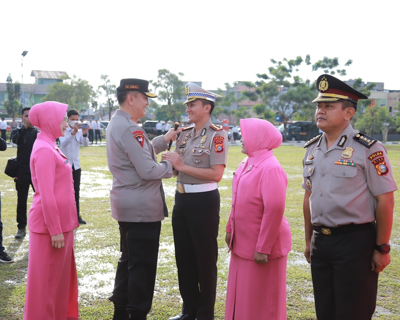 866 Personel Jajaran Polda Riau Naik Pangkat, Kapolda Irjen Pol M Iqbal: Karakter Akhlak Harus Semakin Baik