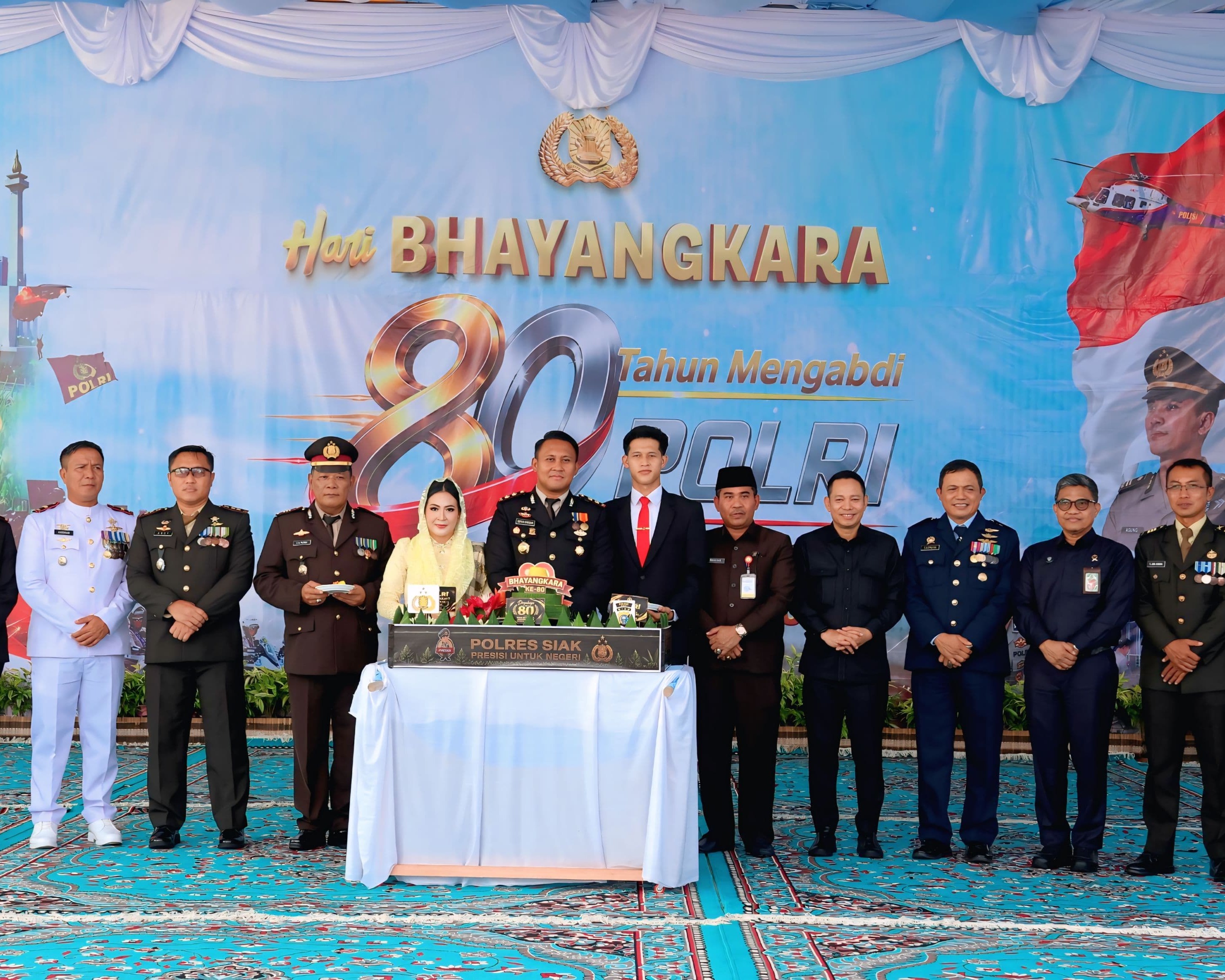 Usung Tema Polri Untuk Masyarakat, Tepat di Depan Istana Siak Upacara Peringatan Hari Bhayangkara Ke-80 Polres Siak Sukses Digelar