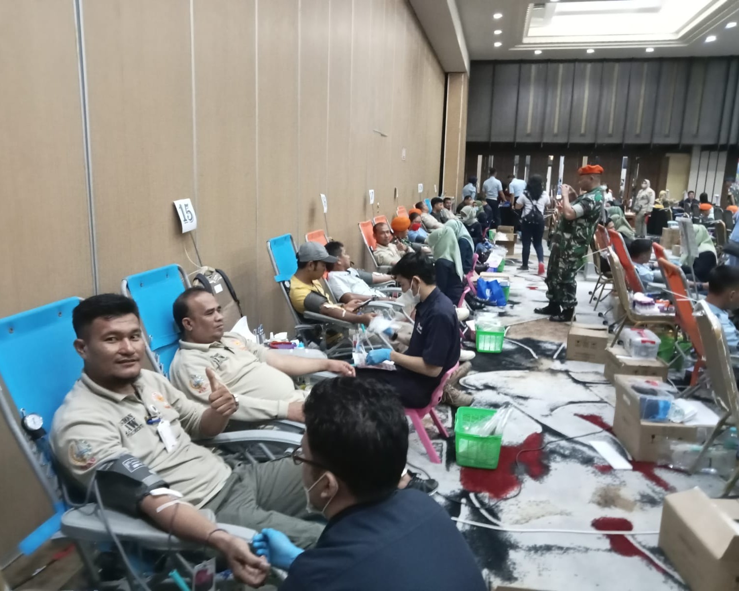 Dalam Rangka HUT Satpol PP Ke-73 dan Ke-61 Satlinmas Tahun 2023, Satpol PP Riau Laksanakan Kegiatan Bhakti Sosial Donor Darah dan Satpol PP Berbagi