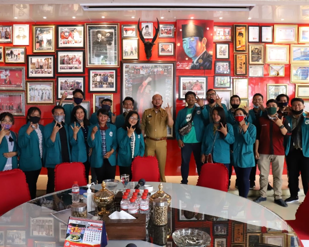 Bupati Taput Terima Audensi Mahasiswa KKN UNIMED di Taput Sebanyak 93 Orang Dan Difasilitasi Rapid Test Gratis