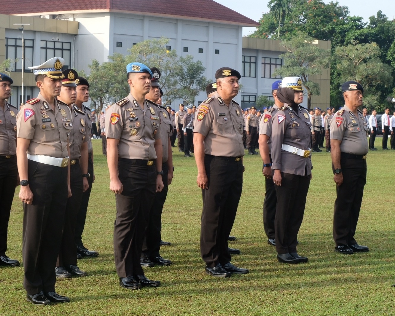 866 Personel Jajaran Polda Riau Naik Pangkat, Kapolda Irjen Pol M Iqbal: Karakter Akhlak Harus Semakin Baik