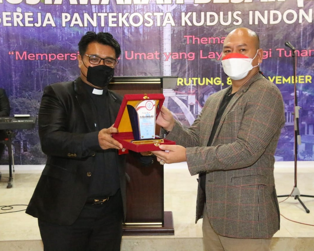 Bupati Taput Secara Resmi Buka Mubes V Sinode GEPKIN