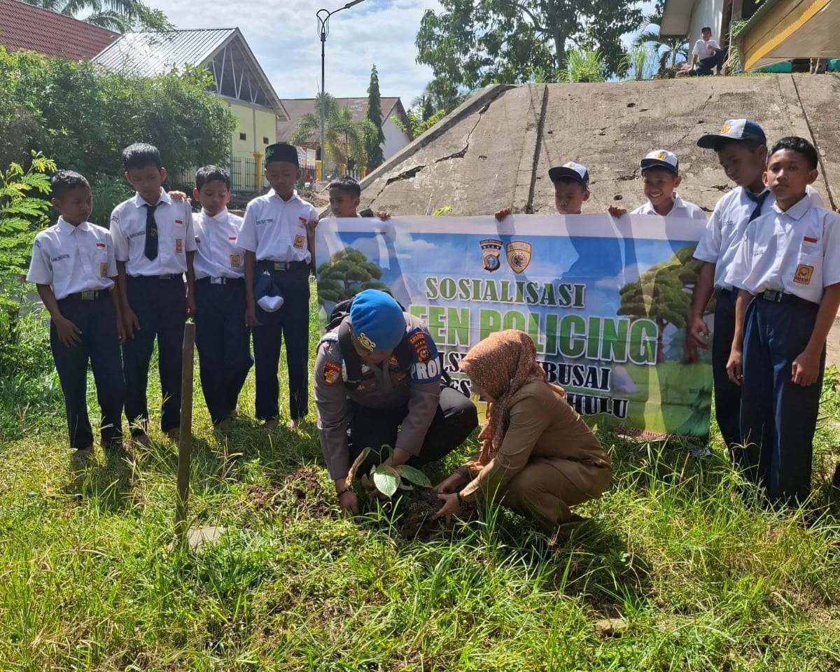 Semangat Wujudkan Program Green Poliching, Polres Rohul dan Polsek Jajaran Serentak Tanam Pohon Di 19 Lokasi Se-Kabupaten Rokan Hulu