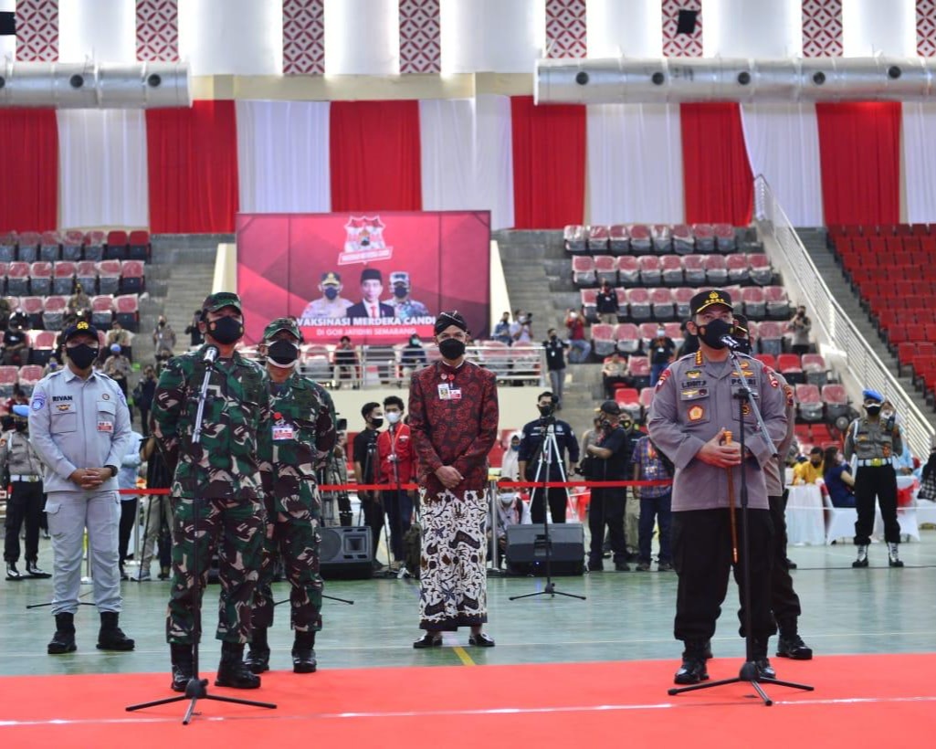 Tinjau Vaksinasi Merdeka Candi, Kapolri: Momentum HUT RI Jadi Upaya Percepat Vaksinasi