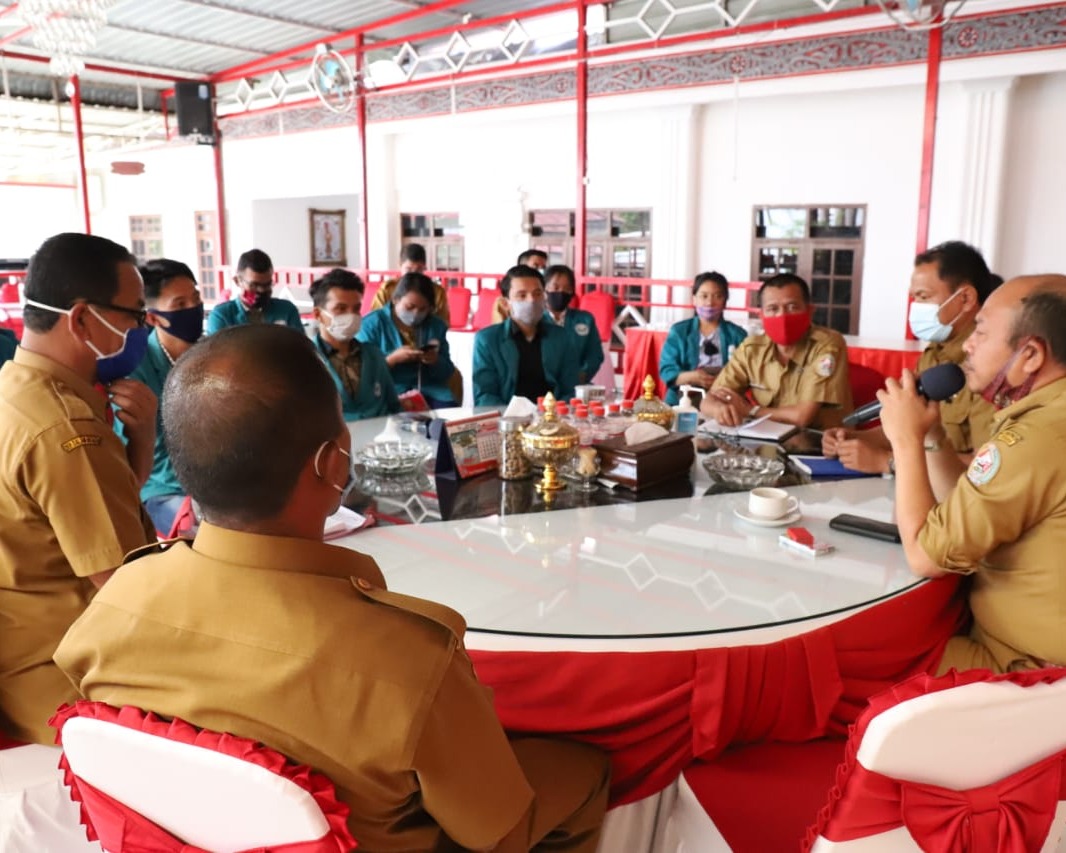 Bupati Taput Terima Audensi Mahasiswa KKN UNIMED di Taput Sebanyak 93 Orang Dan Difasilitasi Rapid Test Gratis