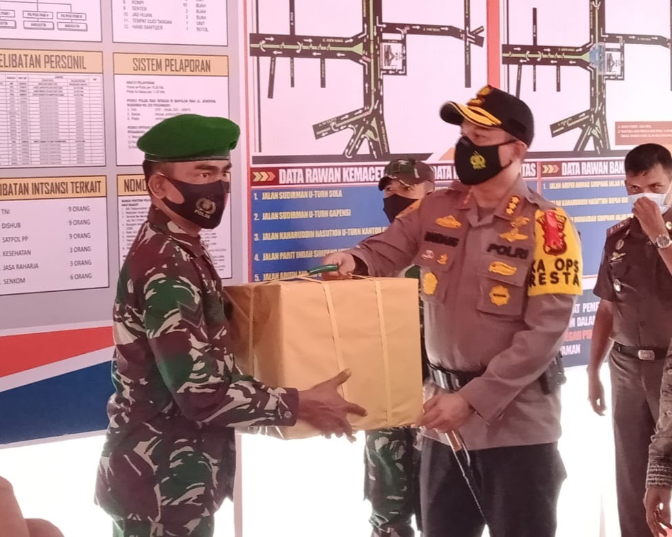 Kapolresta Pekanbaru Bersama Forkompinda Meninjau Langsung Pos PAM Pengamanan Natal 2020 dan Tahun Baru 2021