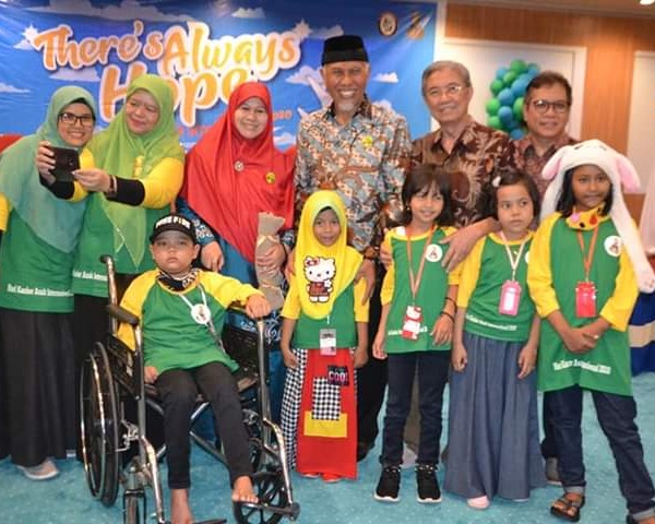 Wako Padang Mahyeldi Motivasi Anak - Anak Penderita Kanker 