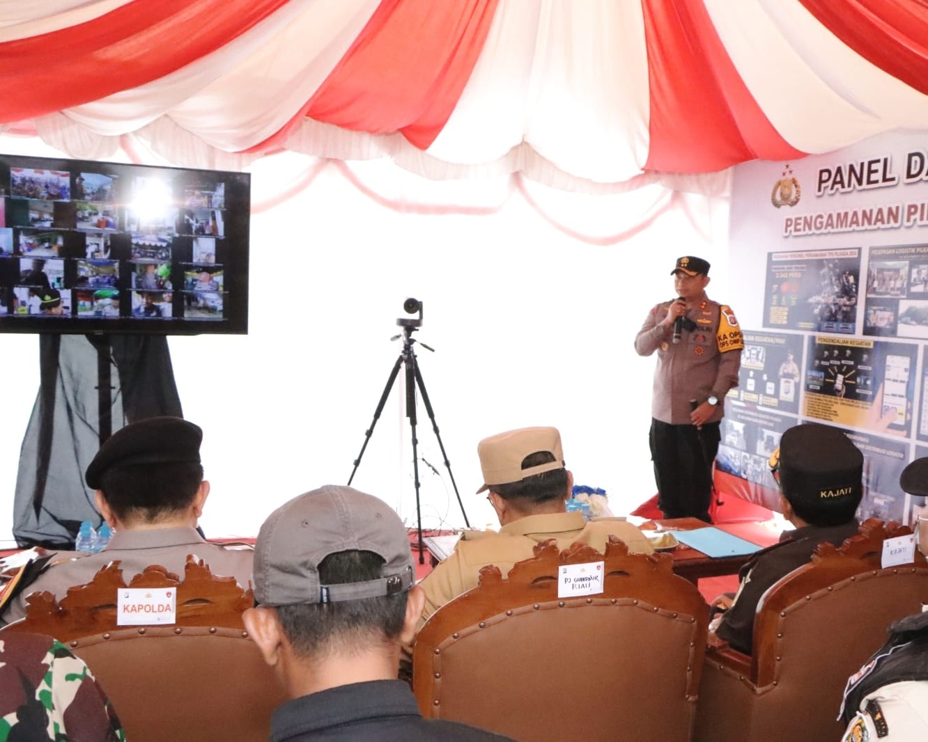 Lakukan Peninjauan dan Pengecekan Pemungutan Suara di Kabupaten Siak, Kapolda Riau Apresiasi Inovasi Kapolres Siak