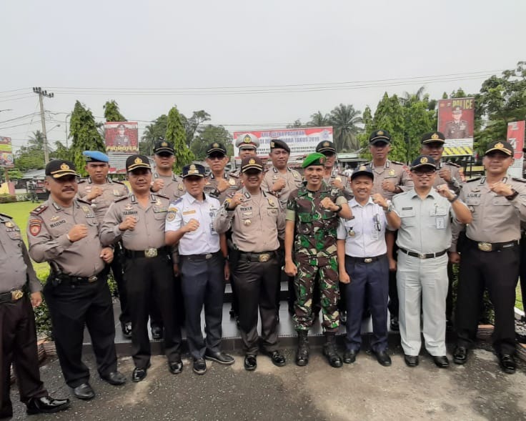 Wakapolres Pimpin Apel Gelar Pasukan Operasi Zebra Muara Takus 2019 Polres Kampar