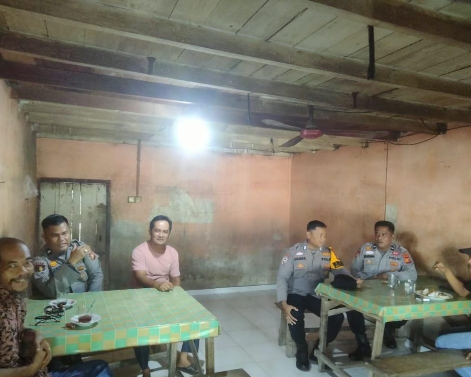 Gelar Jumat Curhat, Polsek Ujung Batu Polres Rohul Terima Curhat Masyarakat Tentang Maraknya Peredaran Narkotika