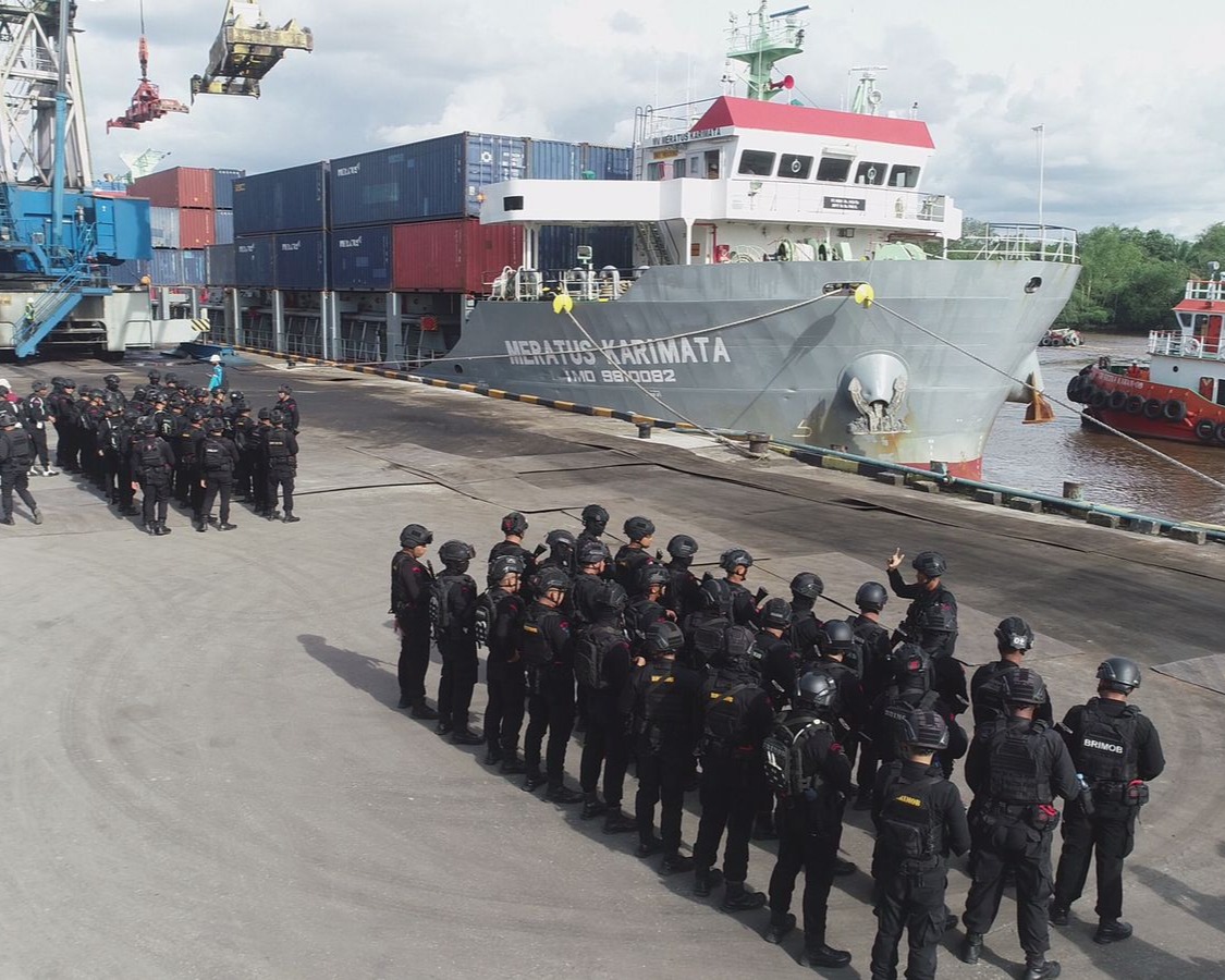 Polda Riau Beri Pengamanan Extra, 20 Kontainer Logistik Pemilu Sandar Di Pelabuhan Pelindo Siak