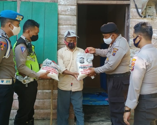 Jelang Hari Bhayangkara ke-74, Polres Kampar dan Polsek Jajarannya Laksanakan Berbagai Kegiatan Sosial