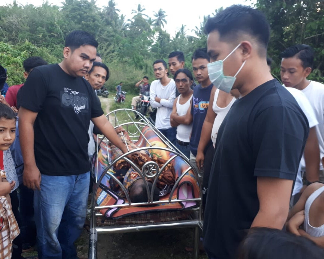 Warga Desa Tanjung Rambutan Dihebohkan Penemuan Sesosok Mayat Pria di Kolam Bekas Galian C, Polsek Kampar Lakukan Penyelidikan