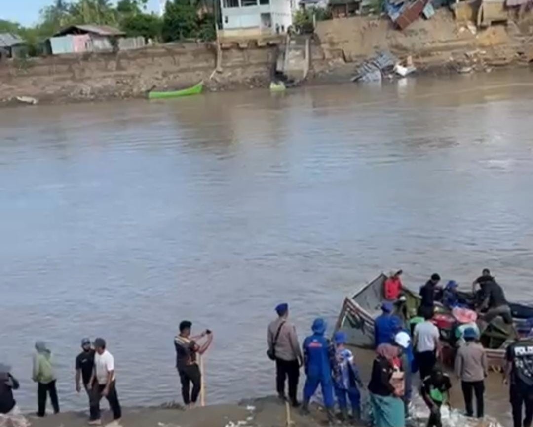 Aksi Heroik Tim SAR Dan Personel Korsabhara Polri Menembus Medan Ekstrem Untuk Korban di Blang, Bireuen Aceh