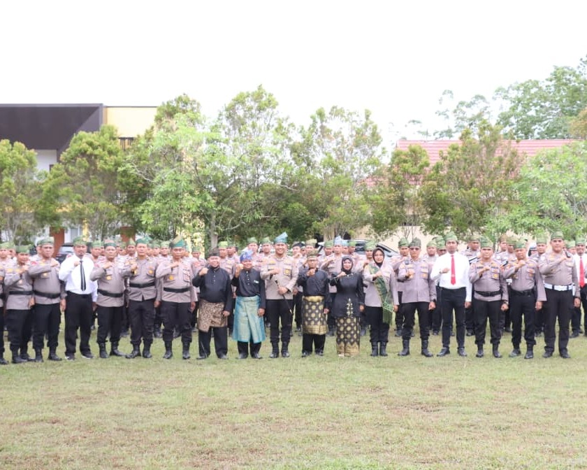 Polres Siak Launching Penggunaan Tanjak Dan Selempang Bagi Personil, Perkuat Marwah Melayu di Tubuh Polri