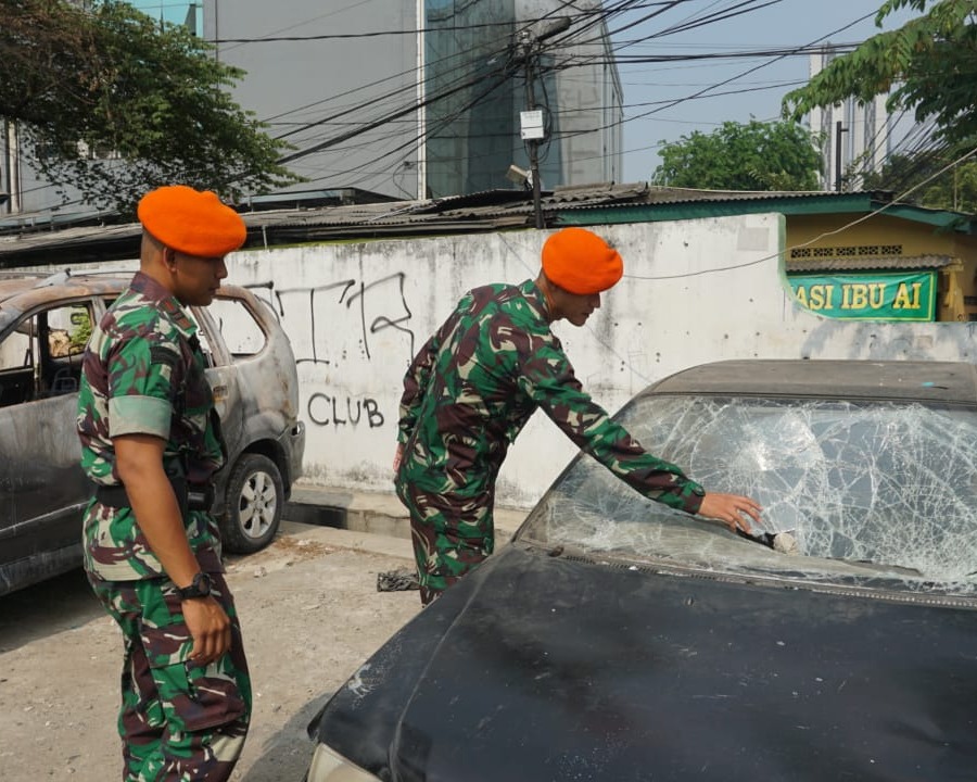 Pasca Kerusuhan, Satgas PAM Yonko 462 Paskhas Laksanakan Komsos Dengan Masyarakat