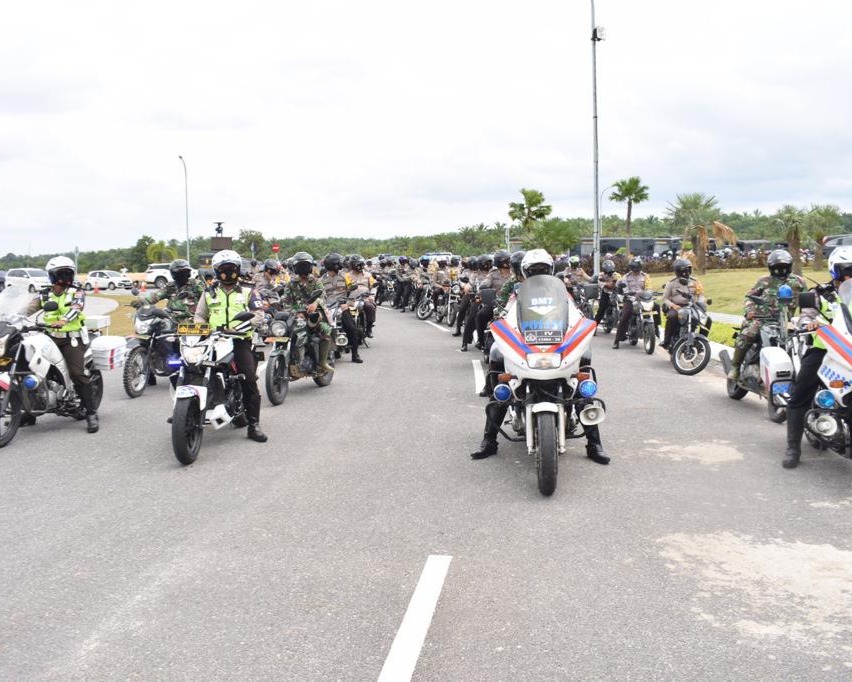 Kapolda Riau Pimpin Apel Pemberangkatan Satgas Pemburu Teking Covid-19 Operasi Yustisi