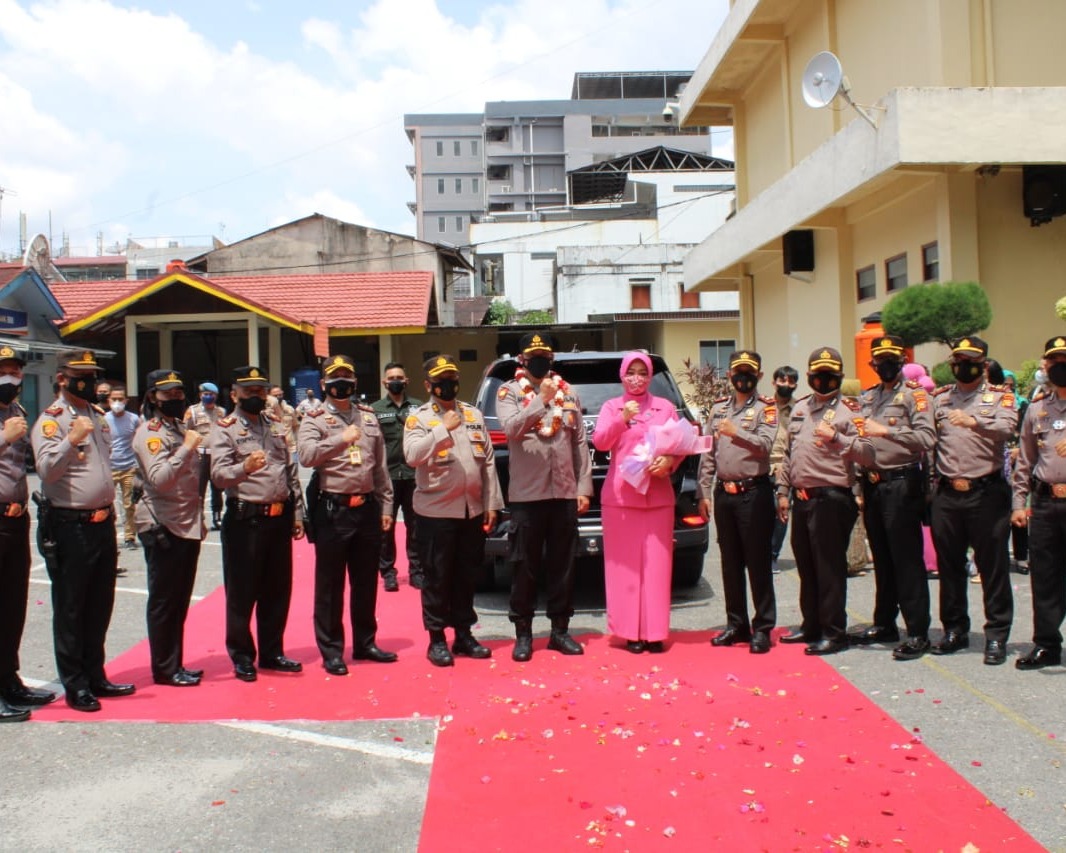 Acara Pisah Sambut Kapolresta Pekanbaru Berlangsung Secara Khidmat