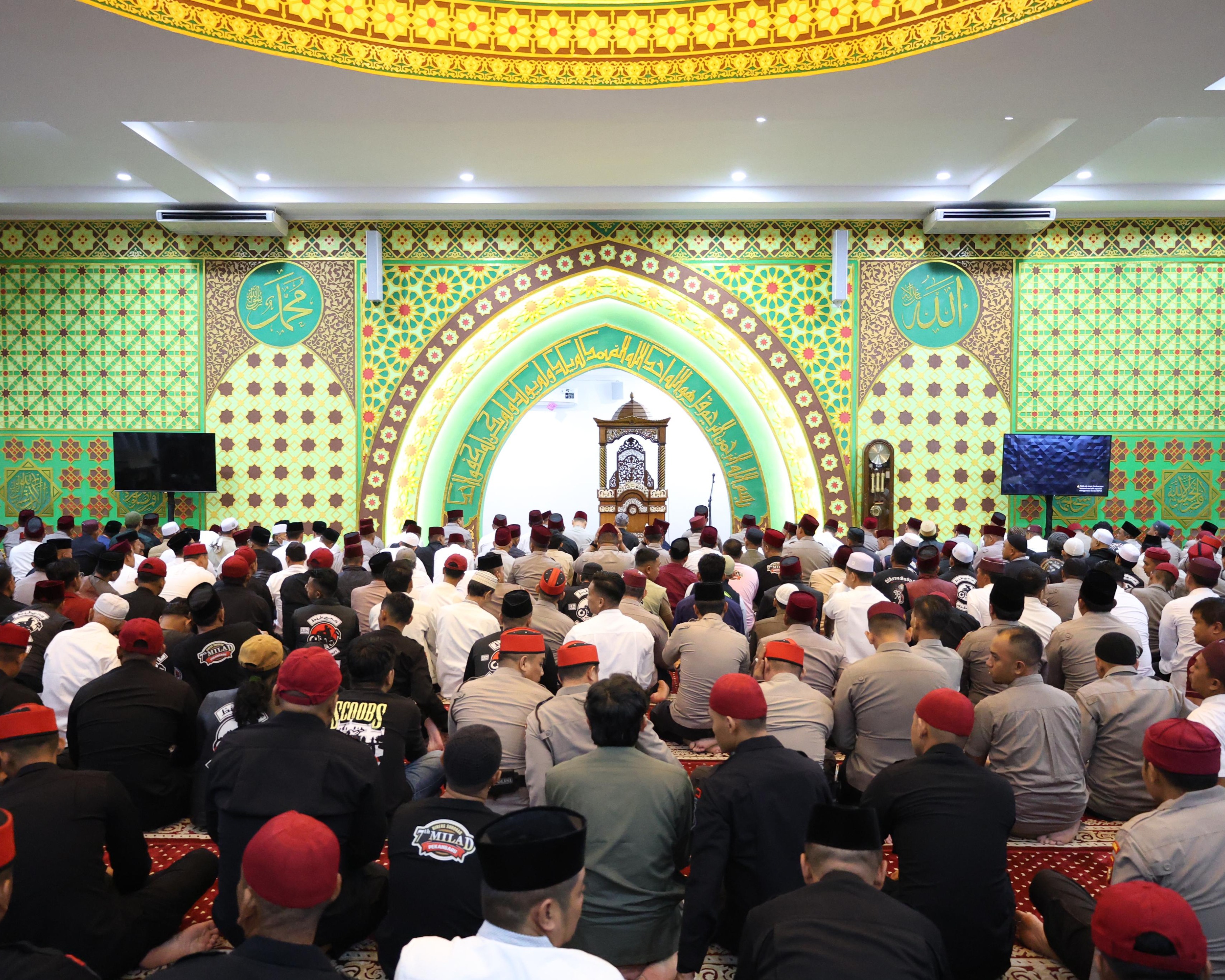 Polda Riau Gelar Kajian Subuh Ilmiah Bersama Ustad Abdul Somad dan Rocky Gerung