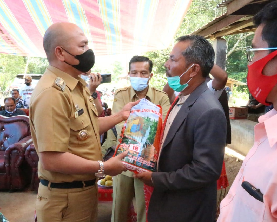 Nginap Bersama di Dusun Batu Mamak, Bupati Taput Duduk Bersama Dengan Masyarakat Untuk Sebuah Kemajuan