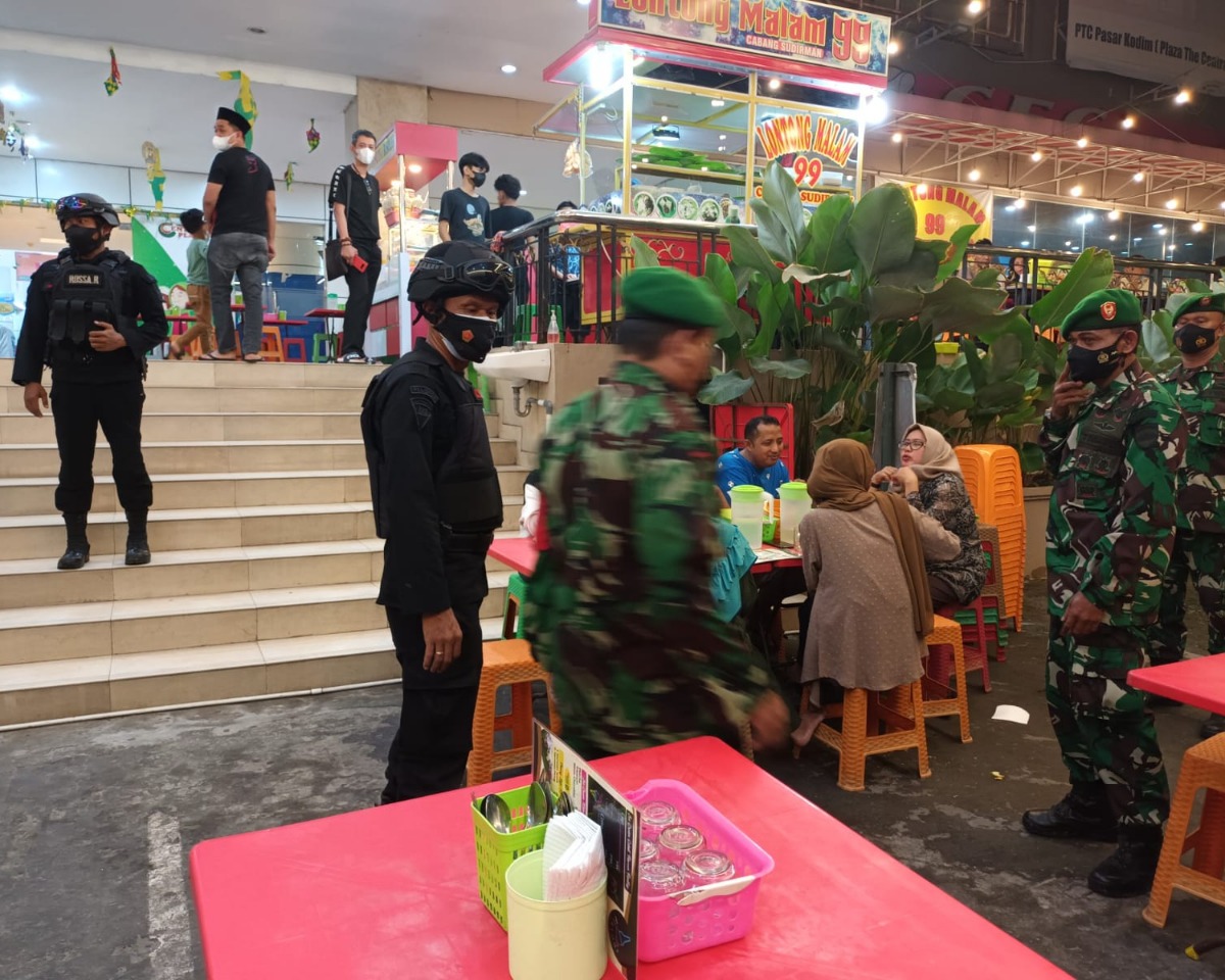 TNI Polri Patroli Garnizun Pengamanan Bulan Suci Ramadhan Tahun 2022