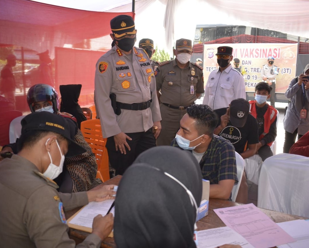 Saat Operasi Yustisi Gabungan, Puluhan Masyarakat Kota Pekanbaru Yang Melanggar Prokes Diberikan Sanksi Sosial dan Sanksi Denda