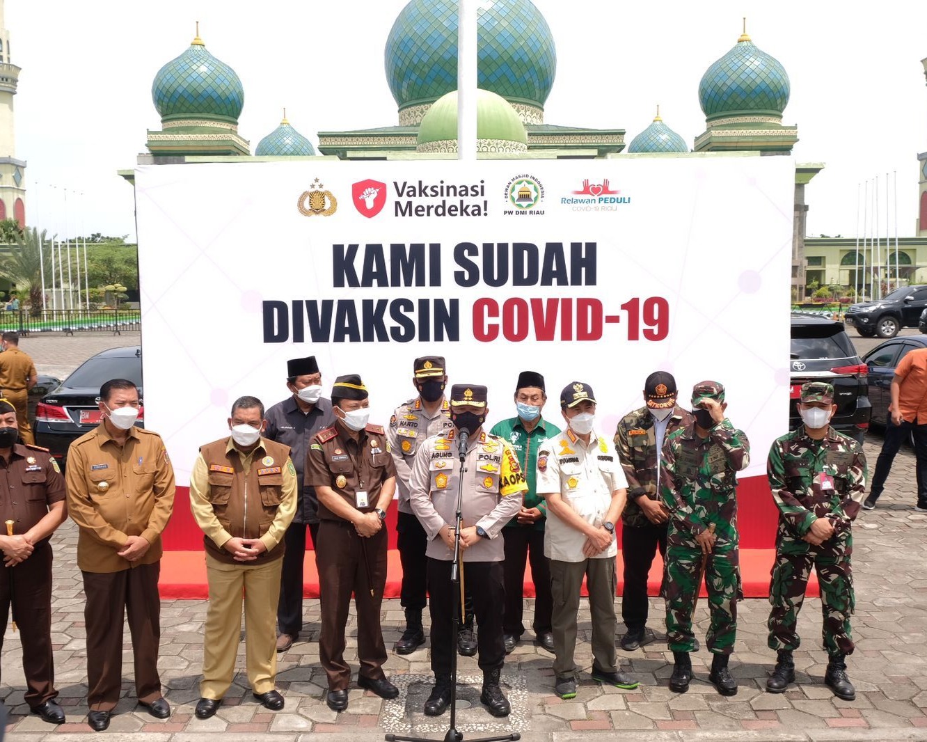 Polda Riau Gelar Vaksinasi Merdeka, Kapolda: Tren Positifity Covid-19 Terus Menurun Dari 31 Persen Menjadi 6 Persen