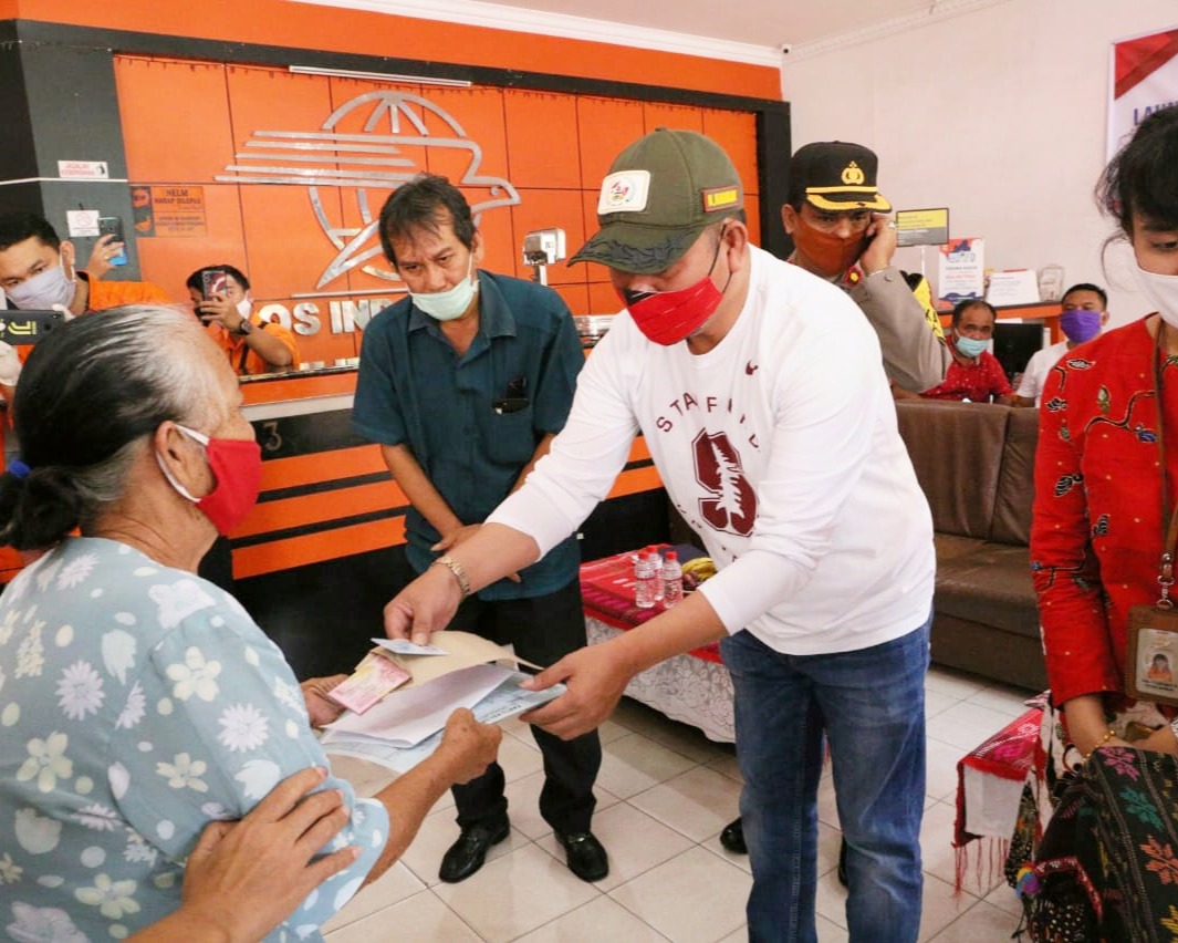 Bupati Taput Launching Pembayaran Bantuan Sosial Tunai Kemensos RI di Kantor Pos Tarutung