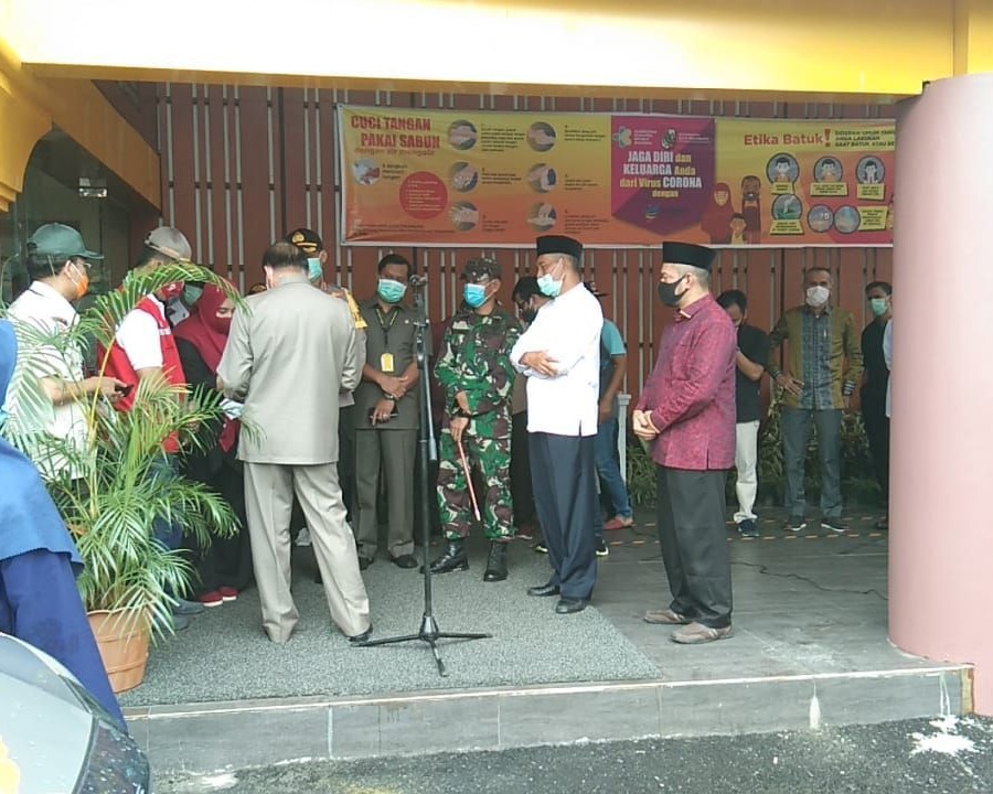 Dandim 0301/Pekanbaru Hadiri Kegiatan Pelepasan Penyaluran BCP dan Paket Sembako Untuk Masyarakat Yang Terdampak Wabah Pandemi Covid-19 Serta Bantuan Masker dan APD