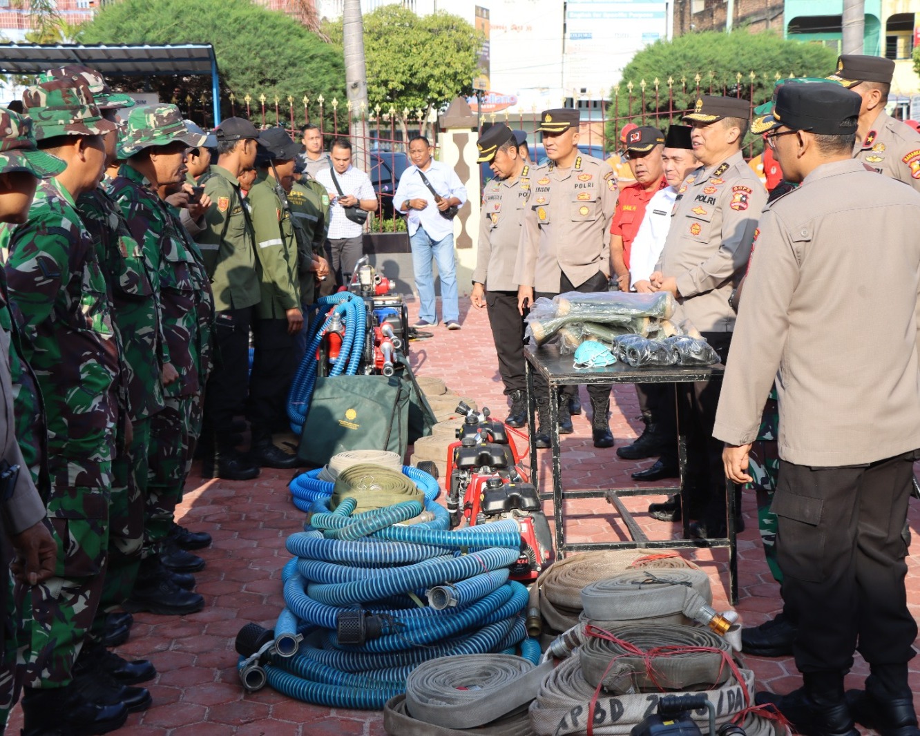 Sambut Kedatangan As Ops Kapolri Beserta Rombongan, Polres Dumai Gelar Apel Perlengkapan Penanggulangan Karhutla di Wilayah Kota Dumai