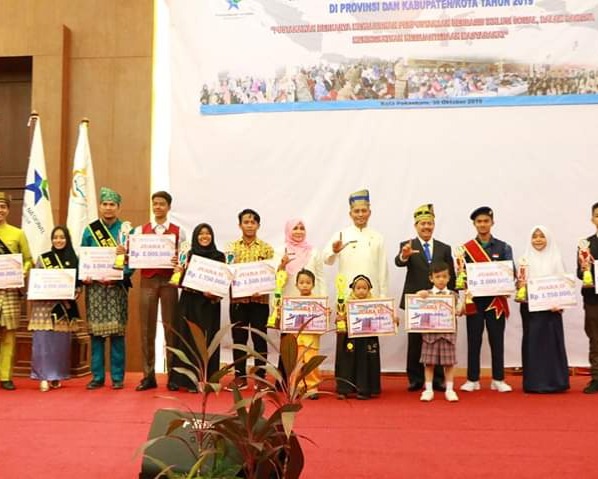 Ketua DWP Kota Dinobatkan Menjadi Bunda Baca Kota Pekanbaru Oleh Kepala Perpustakaan Nasional