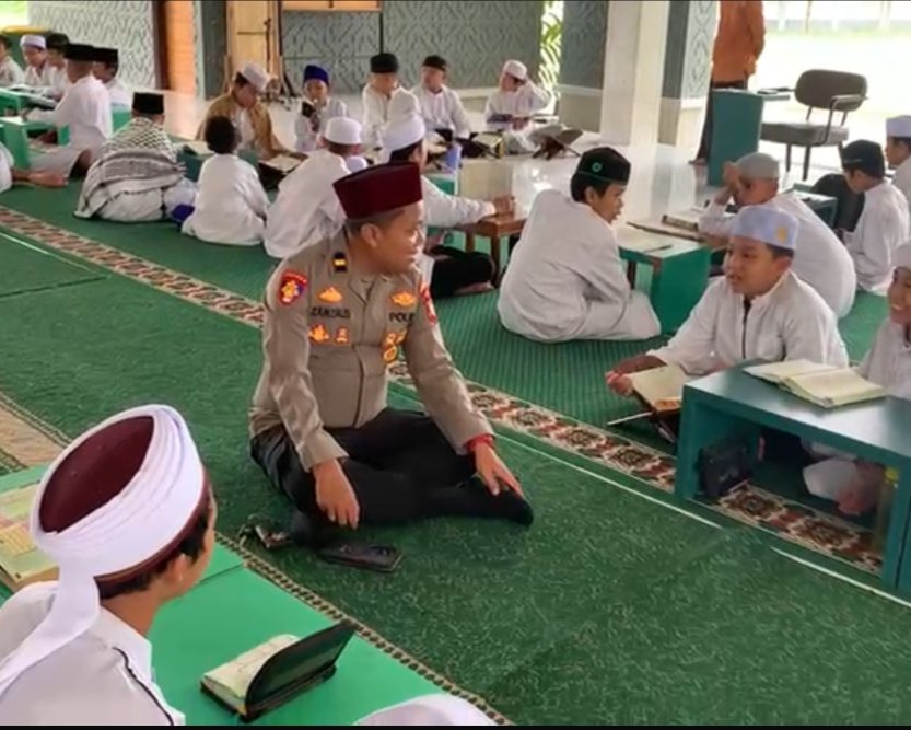 Bidpropam Polda Riau Gelar Bakti Sosial Di Pondok Pesantren Nurul Azhar