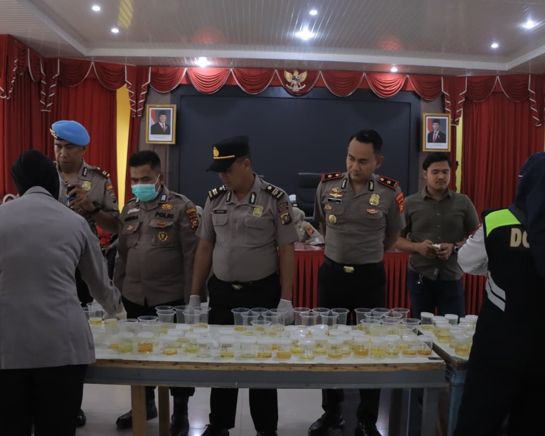 Polres Kampar Gelar Tes Urine Dadakan, Kapolres: Tindak Tegas Anggota Terlibat Narkoba