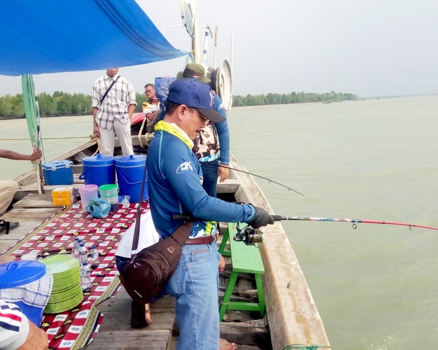 Bupati, Lepas Peserta Lomba Mancing di Laut Sinaboi, HUT Rohil ke 20