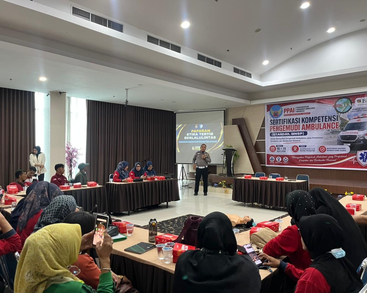 Satlantas Polres Kampar Gelar Sosialisasi Etika Lalu Lintas Kepada Driver Ambulans Di Aulia Hospital Pekanbaru