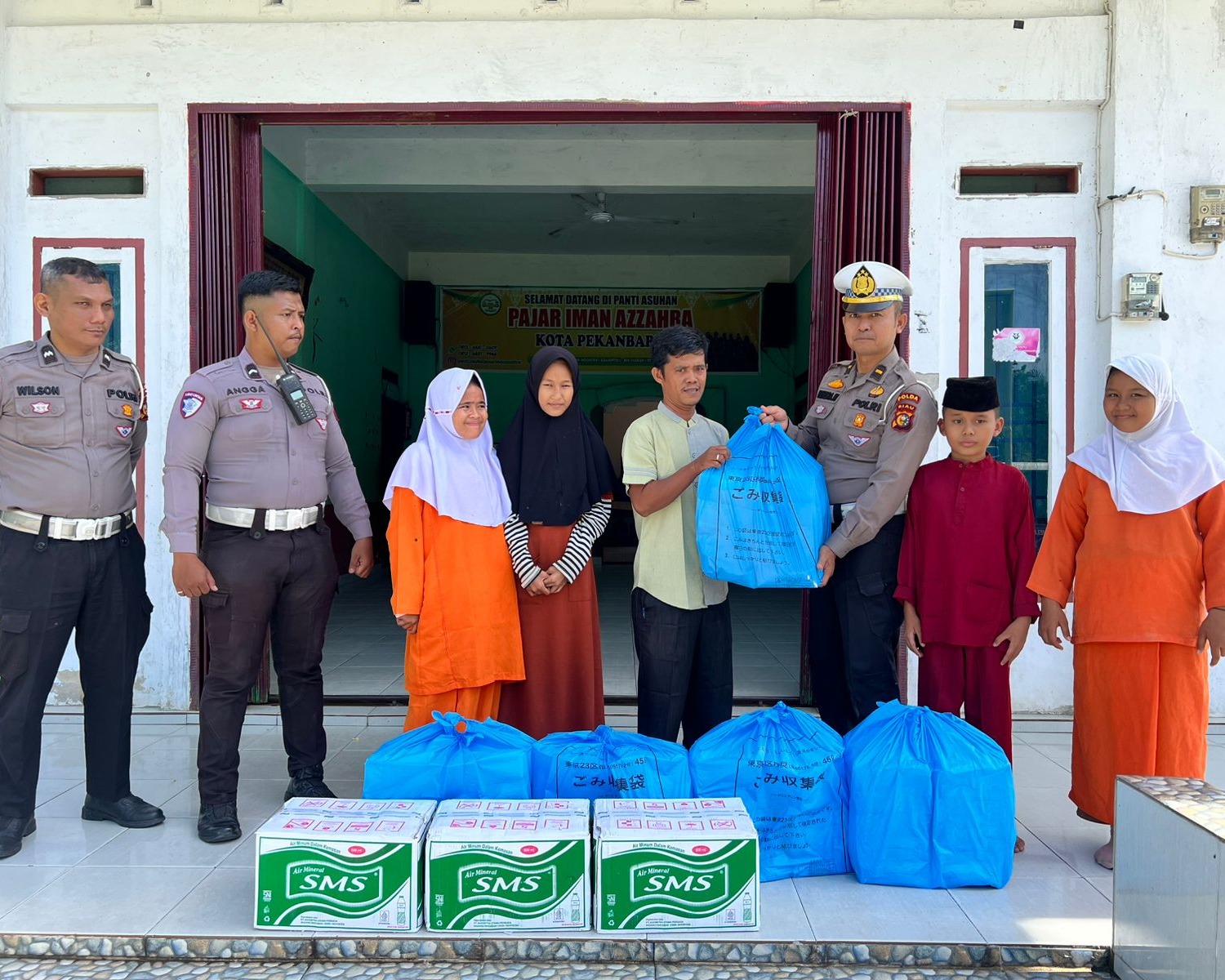 Jelang Nataru, Ditlantas Polda Riau Tebar Kepedulian Lewat Program Jum’at Berkah