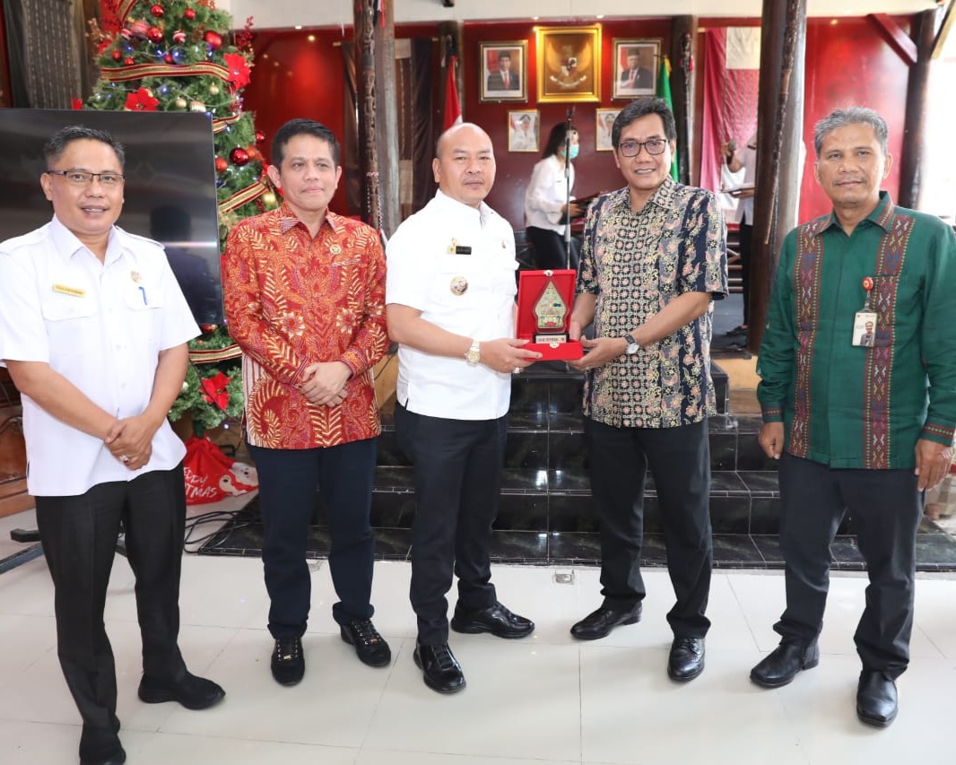 Bupati Nikson Nababan Tandatangani Nota Kesepakatan Tentang Sinergi Penyelenggaraan Pelayanan Publik Di Lingkungan Pemerintah Kabupaten Tapanuli Utara