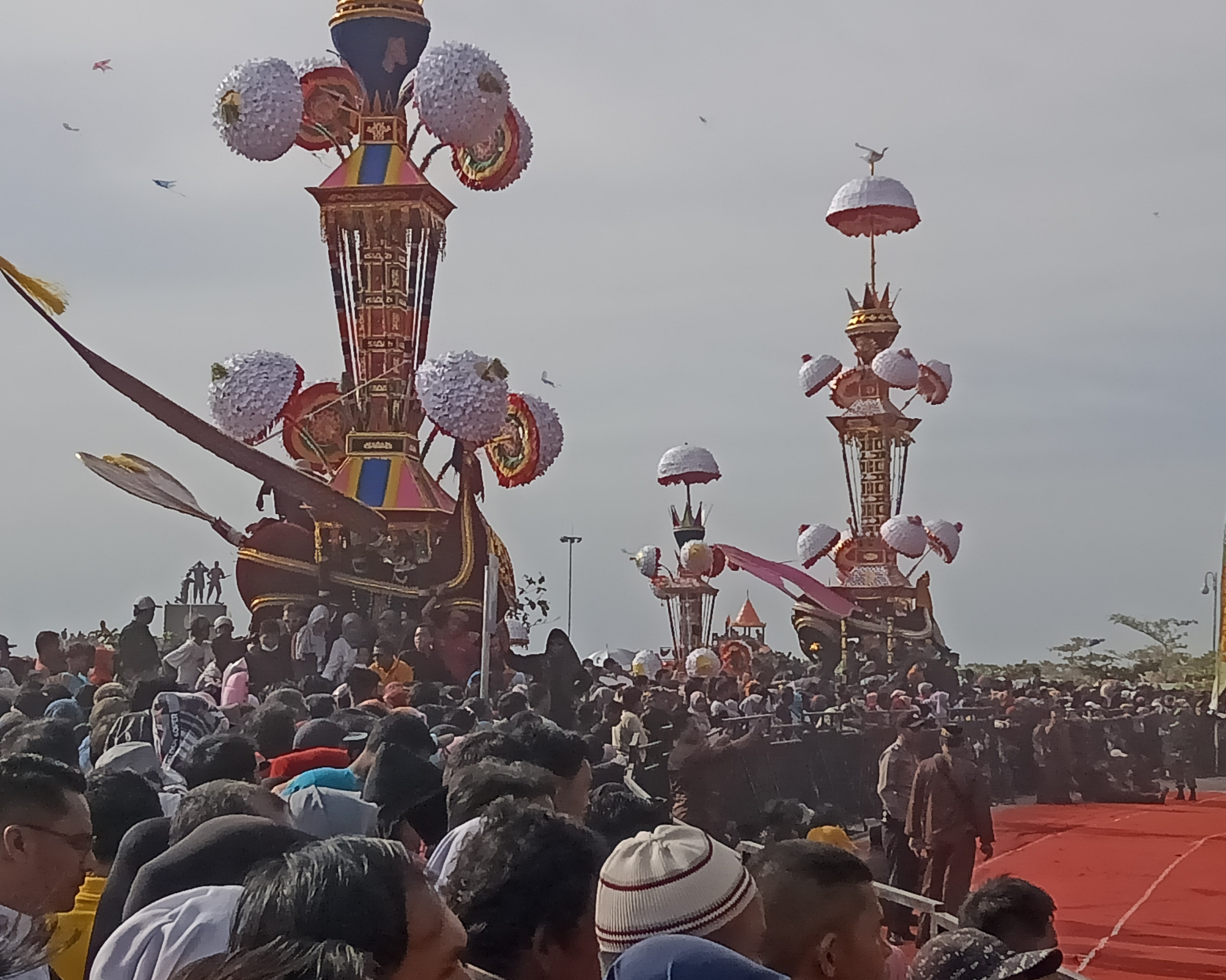 RIbuan Masyarakat Hadiri Pesona Hoyak Tabuik 2019 di Pariaman