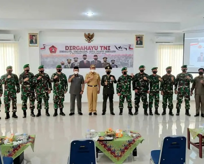 Dandim 0301/PBR Bersama Forkompinda Kota Pekanbaru Ikuti Upacara Memperingati Dirgahayu TNI Ke-76 Secara Virtual