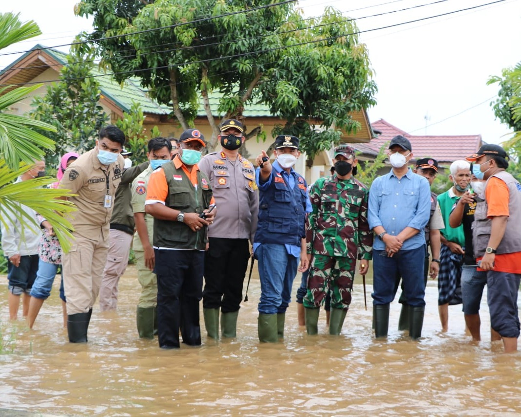 Dandim 0301/PBR Bersama Forkopimda Tinjau Lokasi Banjir