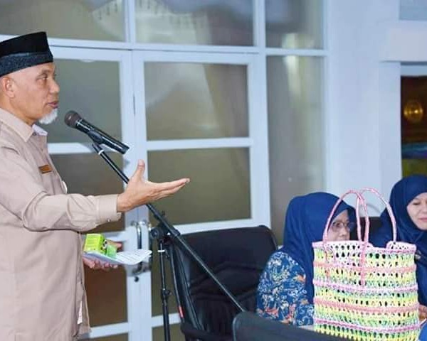 Wali Kota Padang Mahyeldi: Dekranasda Kota Padang Harus Memperkuat Industri Kerajinan Kota Padang
