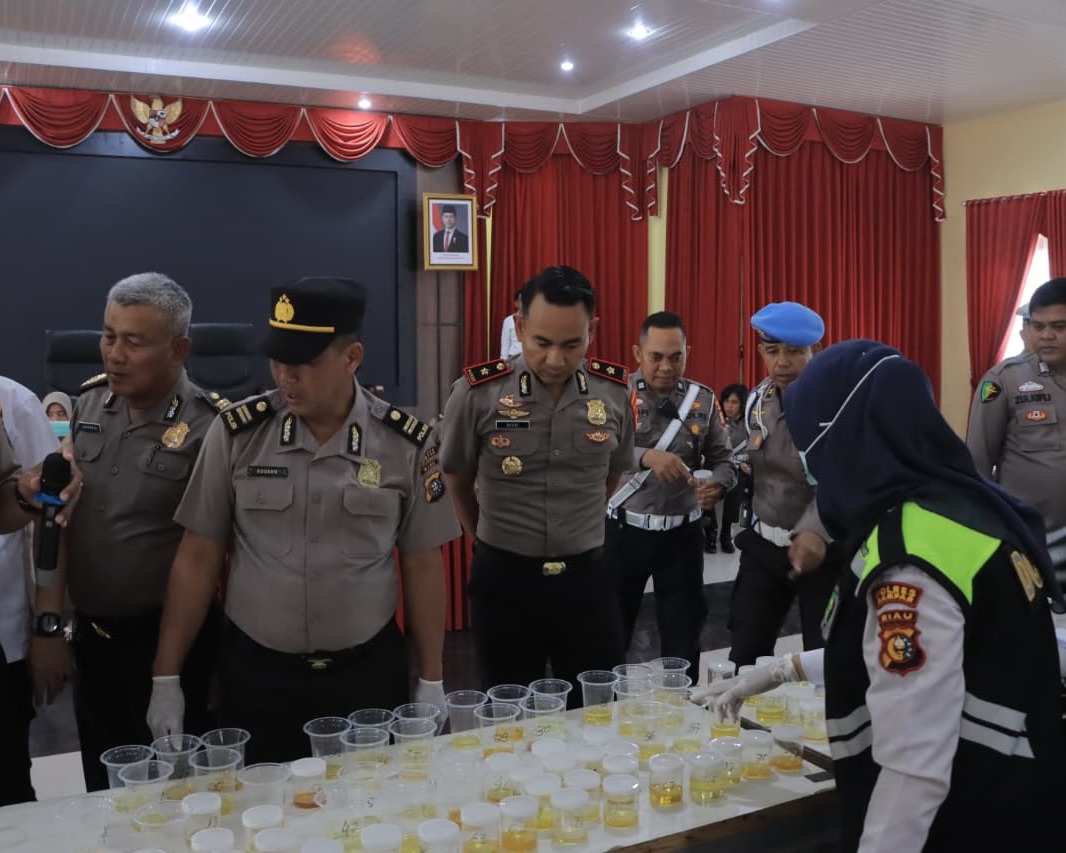 Polres Kampar Gelar Tes Urine Dadakan, Kapolres: Tindak Tegas Anggota Terlibat Narkoba