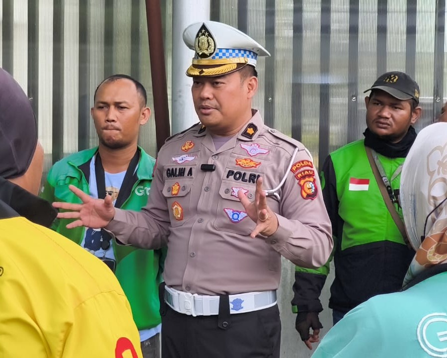Sapa Pagi Green Policing Ditlantas Polda Riau, Satu Polantas Sahabat Sepuluh Ojol, Wujudkan Keselamatan Dan Cinta Lingkungan