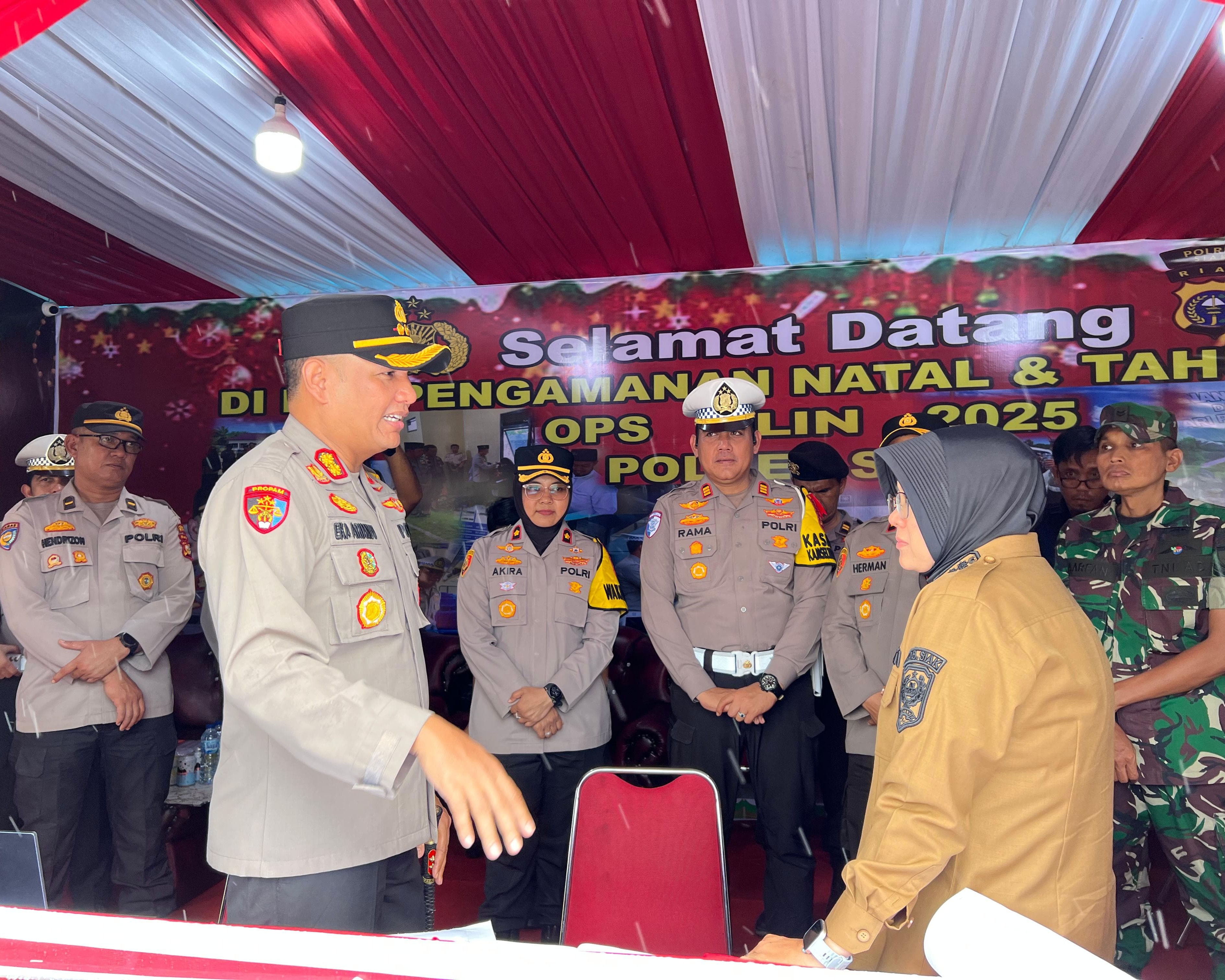 Kapolres Siak Bersama Bupati Tinjau Pos Pam Exit Tol Kandis, Pengamanan Nataru Dipastikan Aman