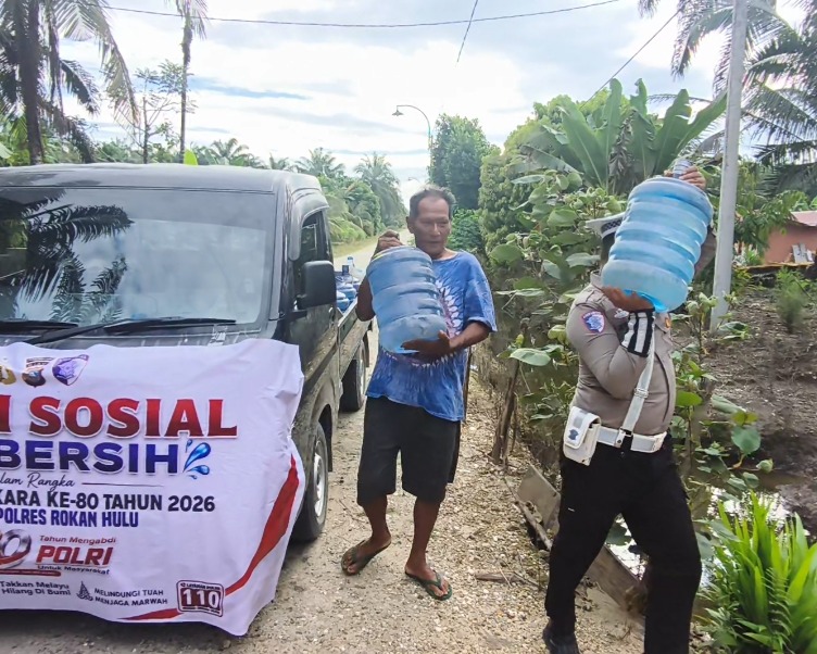 Menyentuh Hati Masyarakat, Polda Riau Terus Hadir Lewat Bansos, Air Bersih Dan Bedah Rumah Sambut Hari Bhayangkara Ke-80