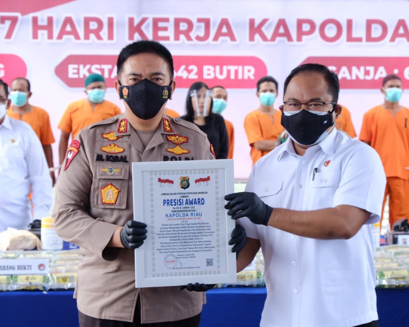 Ketua Lemkapi DR Edi Saputra Hasibuan: Luar Biasa, 77 Hari Kerja Kapolda Riau Ungkap Banyak Kasus, Penghargaan Ini Bentuk Apresiasi Masyarakat