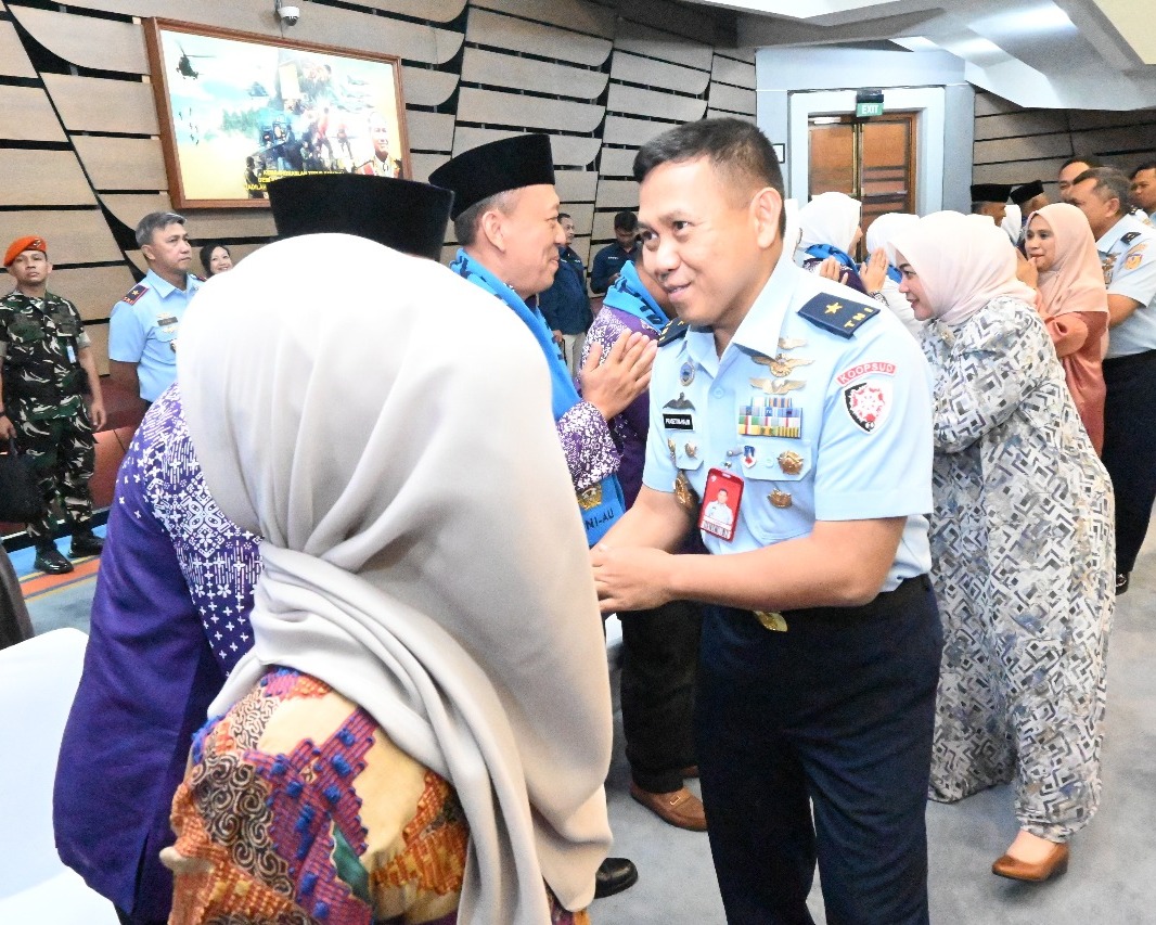 Di Mabesau, Kas Koopsud I Hadiri Pelepasan Jamaah Haji TNI AU