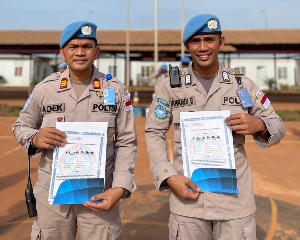 Dua Personil Sat Brimob Polda Riau Dapat Penghargaan Dalam Misi MINUSCA Pasukan Garuda Bhayangkara FPU 3