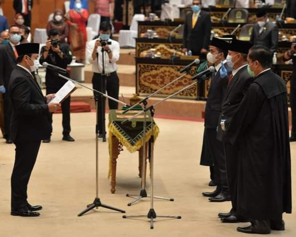 Wagubri Hadiri Rapat Paripurna Dalam Rangka Pengucapan Sumpah/Janji PAW Pimpinan dan Anggota DPRD Provinsi Riau Sisa Masa Jabatan Tahun 2019-2024