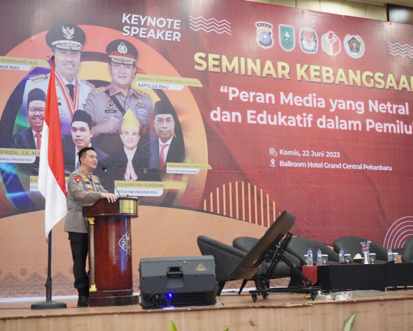 Ini Pesan Kapolda Irjen Pol M. Iqbal Sebagai Keynote Speaker Dalam Pembukaan Seminar Kebangsaan Bersama Media dan Komponen Masyarakat Riau